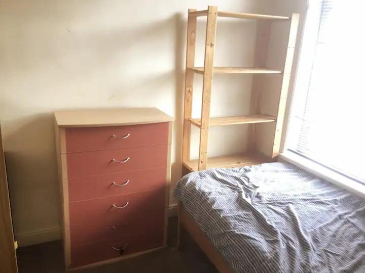 מנצ'סטר Single Room - Town & University Nearby, 24H Bus, Airport-Linked מראה חיצוני תמונה