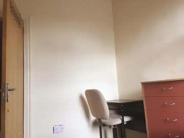 מנצ'סטר Single Room - Town & University Nearby, 24H Bus, Airport-Linked מראה חיצוני תמונה